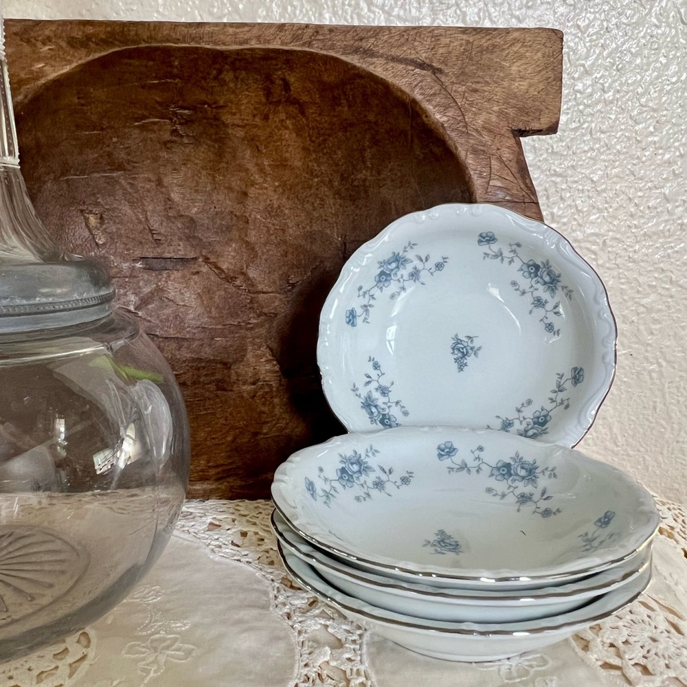 Set of 4 Vintage Blue Floral bowls